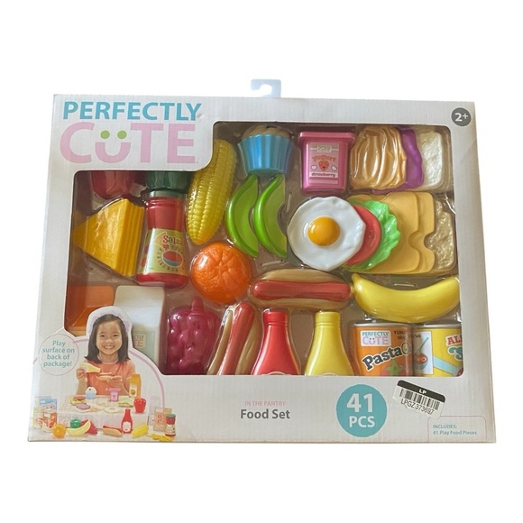 NWT-PERFECTLY CUTE-41 PIECE FOOD SET - Picture 1 of 5